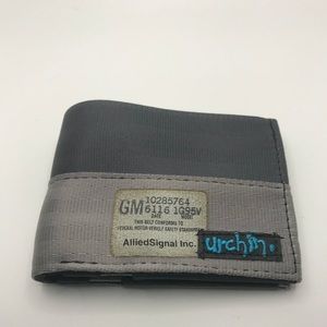 Men’s Urchin recycled vegan seatbelt wallet new